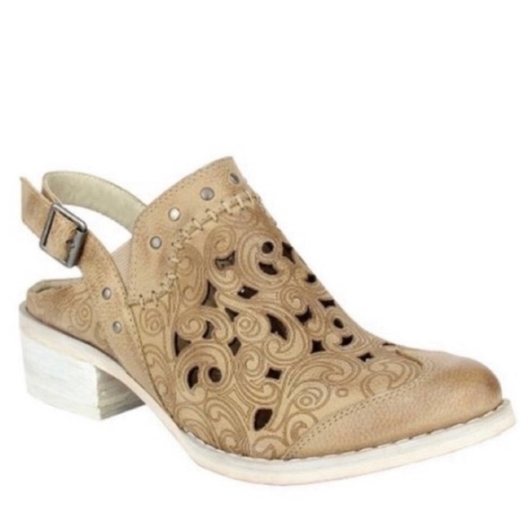 NAUGHTY MONKEY “Ms. Kali” Tan Leather Laser Cut Heeled Mule 6.5 - Picture 15 of 15